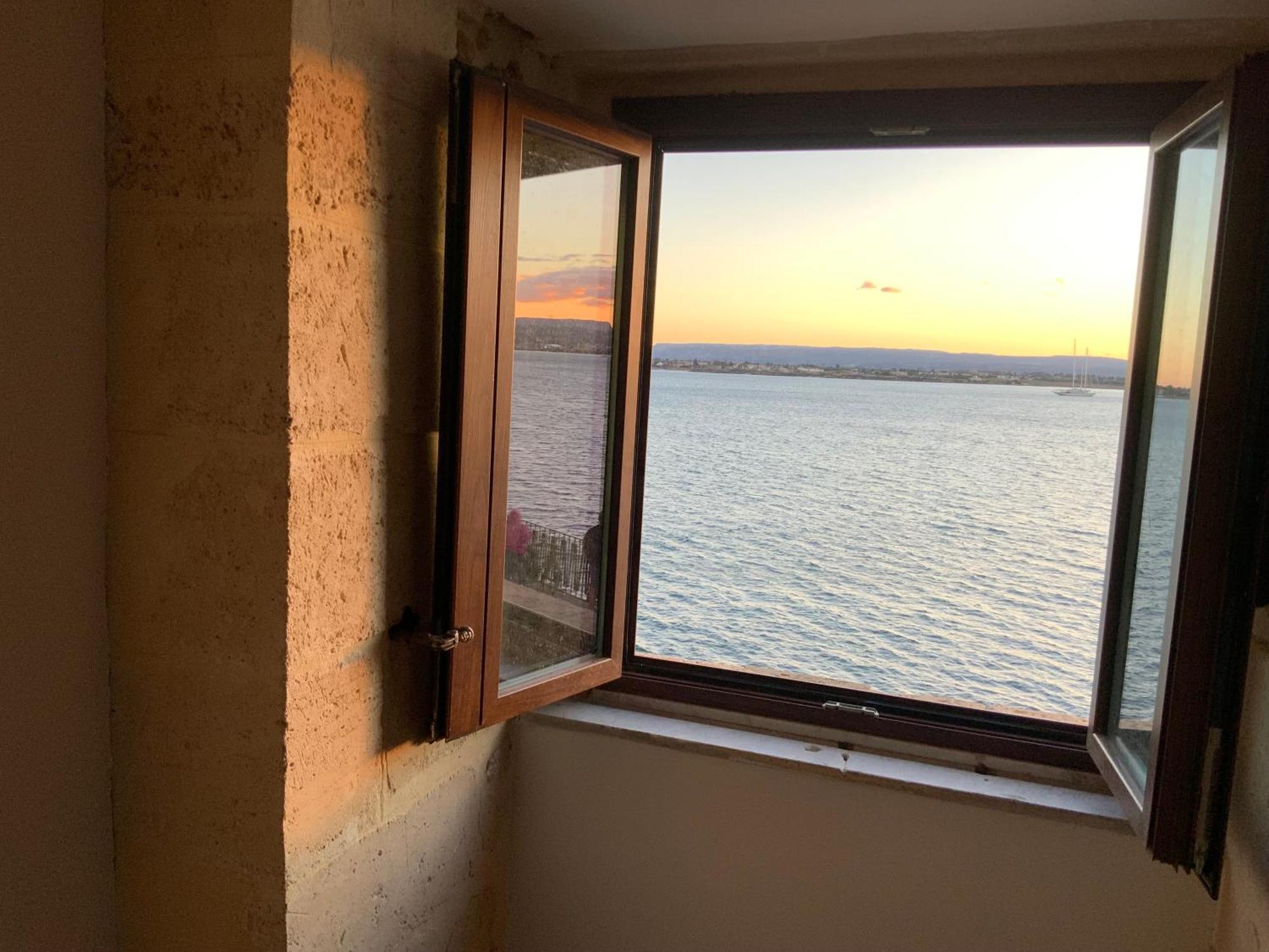 Апартаменты L'Alba E Il Tramonto Vista Mare Сиракузы Экстерьер фото